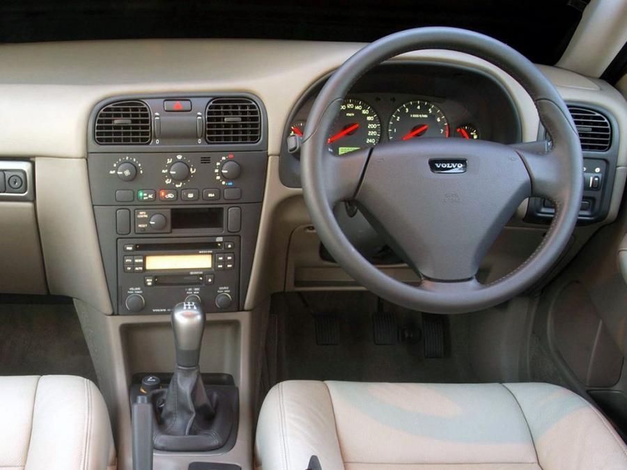  Volvo S40 T4 2002 года  (ZA) (фото 4 из 5)